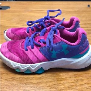 Under Armour girls running shoes size 13.5